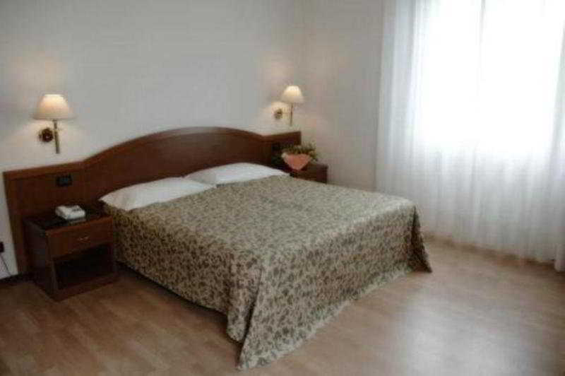 Hotel Angiolino เคียนเชียโนแตร์เม ภายนอก รูปภาพ